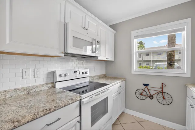 Unit 1103 photo 6