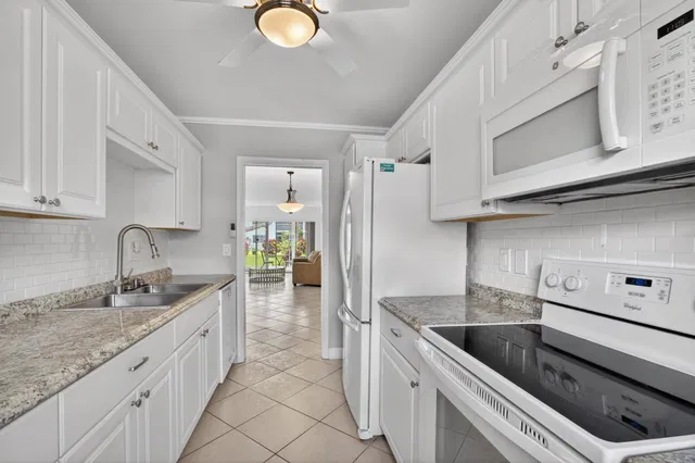 Unit 1103 photo 8