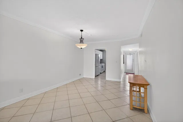 Unit 1103 photo 9