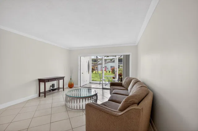 Unit 1103 photo 12