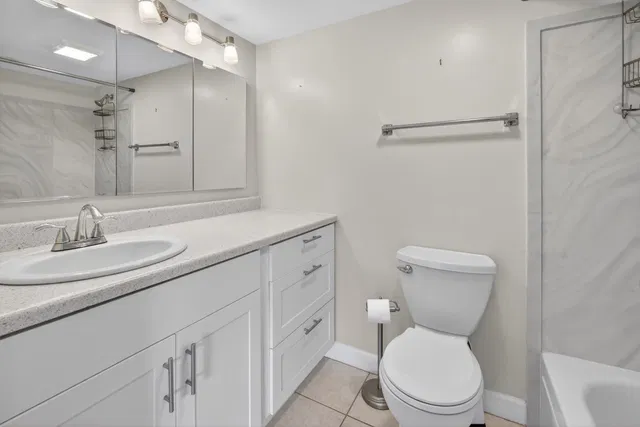 Unit 1103 photo 15