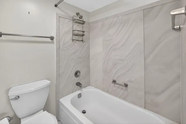 Unit 1103 photo 18
