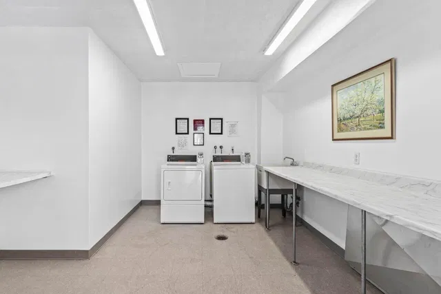 Unit 1103 photo 23