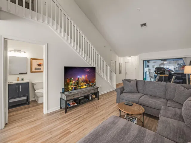 Residence photo 6