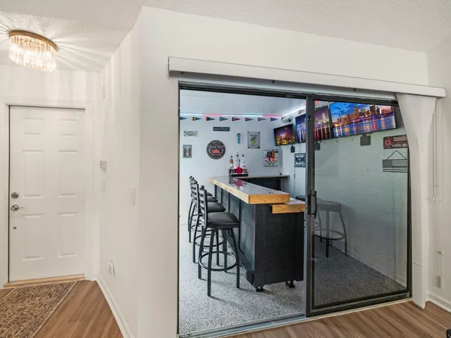 Residence photo 13