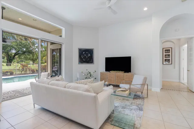 Mizner Country Club Residence photo 12
