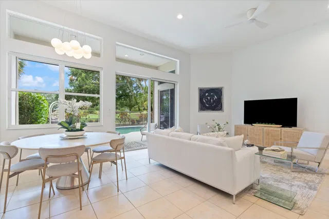 Mizner Country Club Residence photo 15