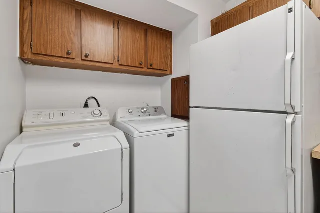 Unit B photo 21