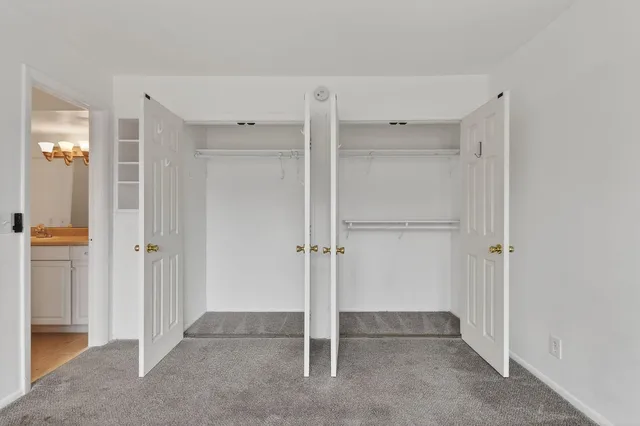 Unit B photo 39