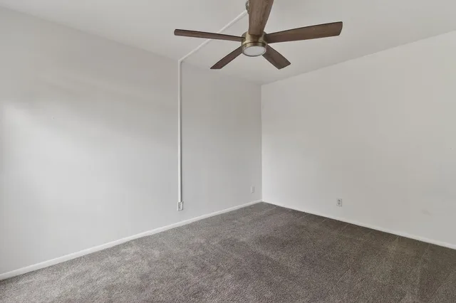 Unit B photo 56