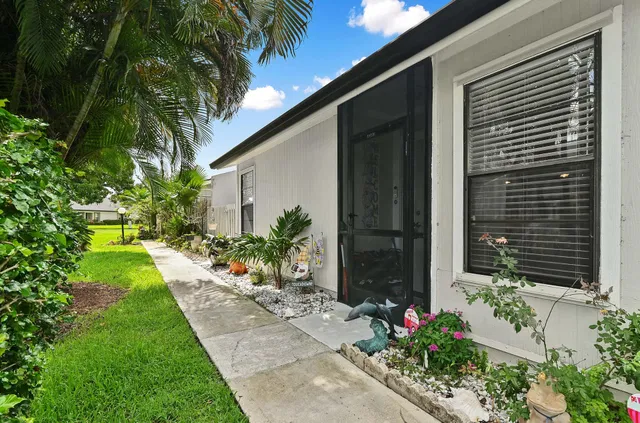 Residence photo 2