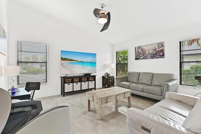 Residence photo 3