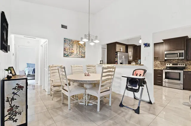 Residence photo 6