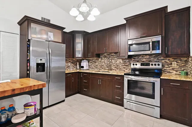Residence photo 8