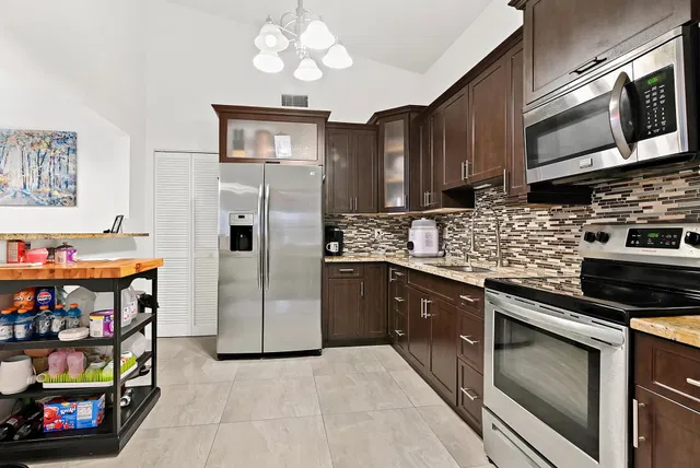 Residence photo 9