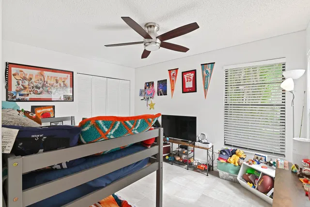 Residence photo 16