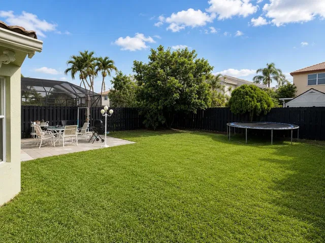 Residence photo 2
