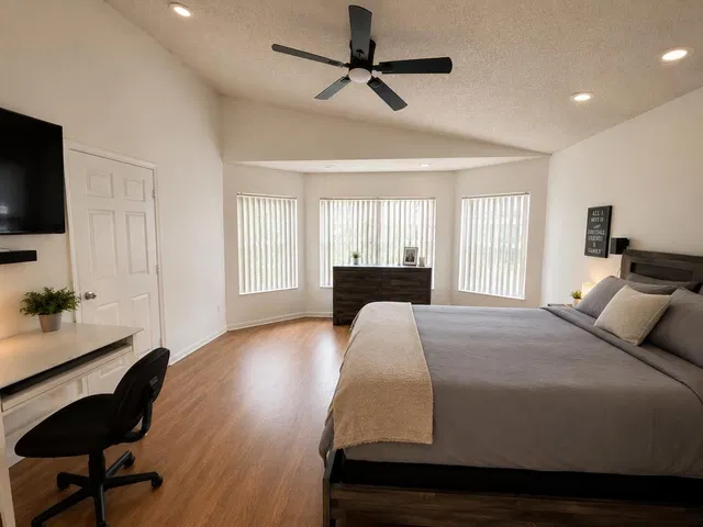 Residence photo 11