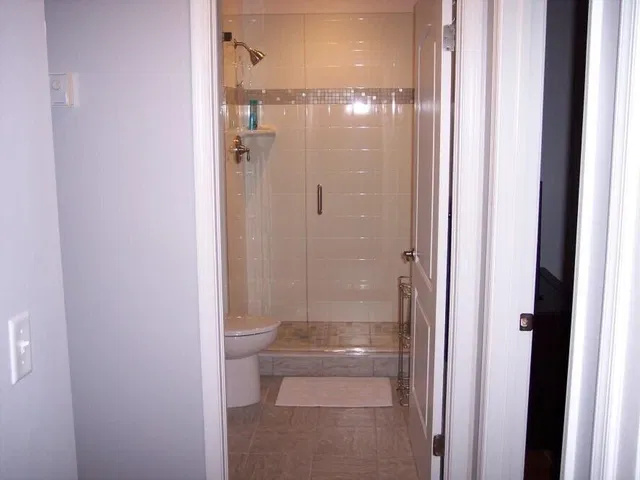 Unit L photo 20