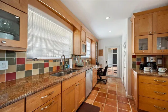 Residence photo 9
