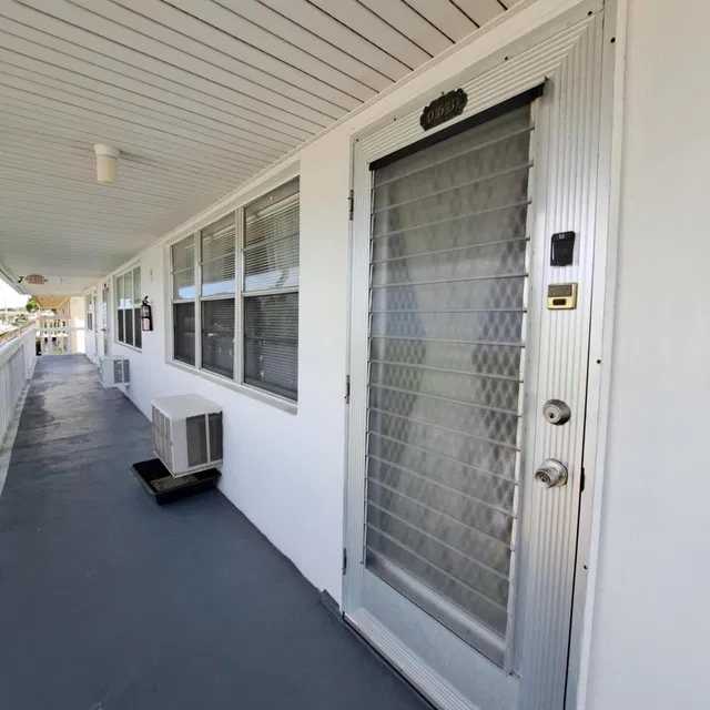 Residence photo 2