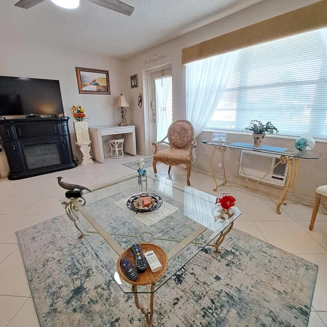 Residence photo 4