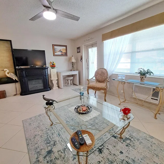 Residence photo 5
