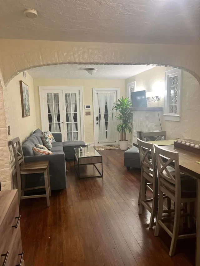 Residence photo 2
