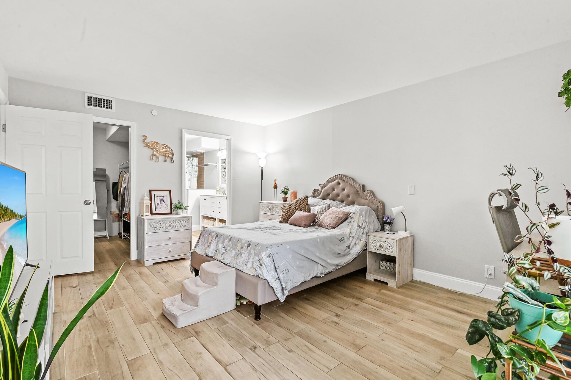 Unit 124 photo 19
