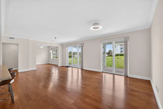 Residence photo 11