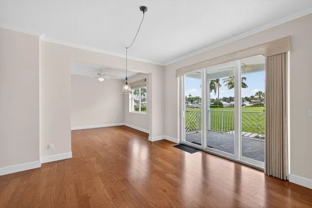 Residence photo 12