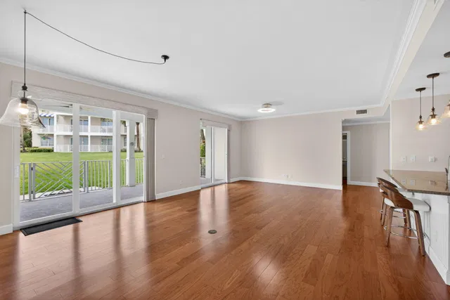 Residence photo 14