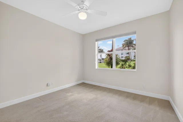 Residence photo 24
