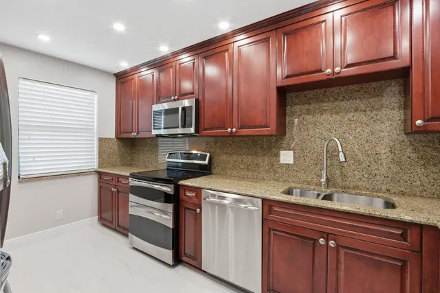 Singer Island Unit 206 photo 3