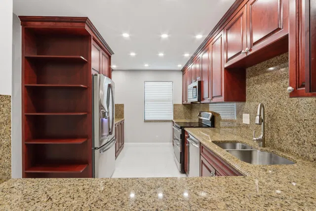 Singer Island Unit 206 photo 6
