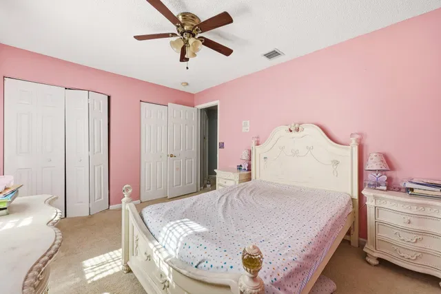 Residence photo 17