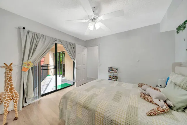 Unit C photo 25