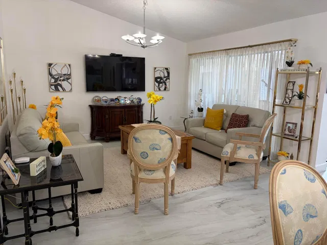 Residence photo 11