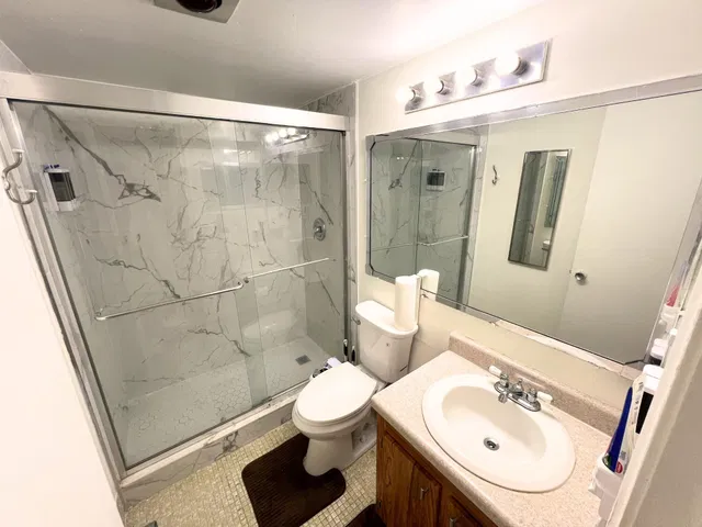  Unit 124 photo 10
