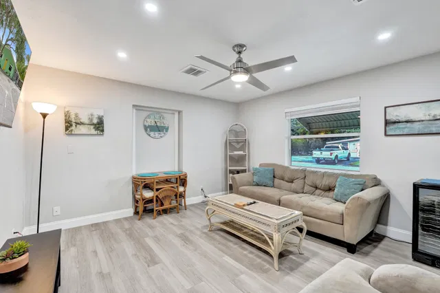 Residence photo 16