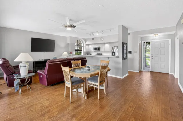 Unit 102 photo 13