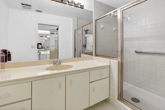 Unit 102 photo 19