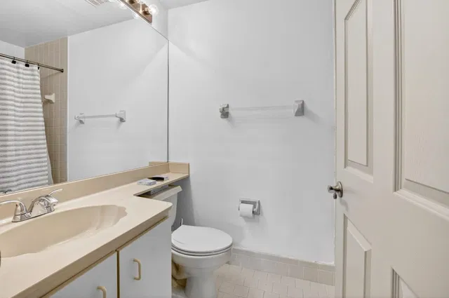 Unit 102 photo 27