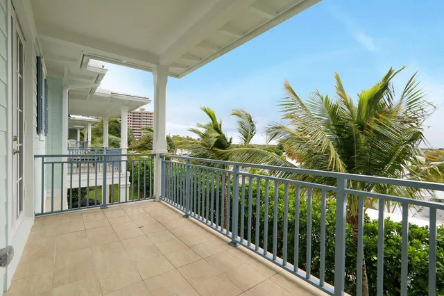 Residence photo 17