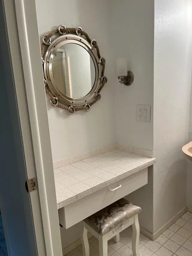 Unit 210 photo 12