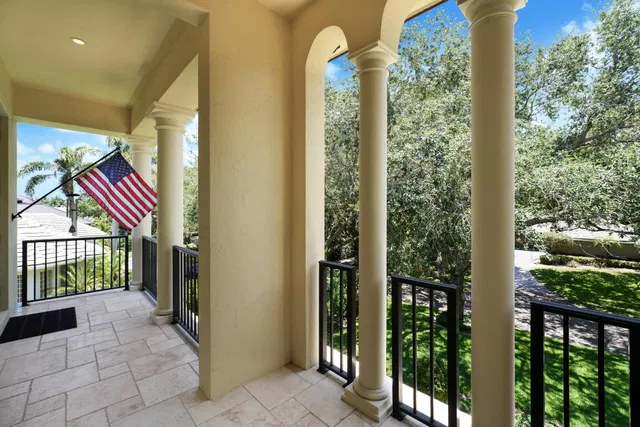 Heritage Oaks Residence photo 26