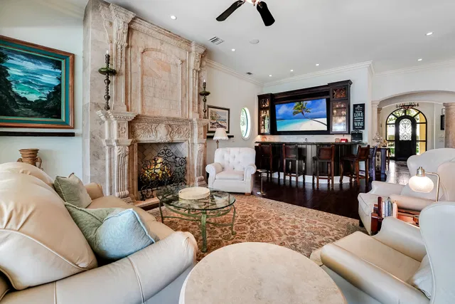 Heritage Oaks Residence photo 47