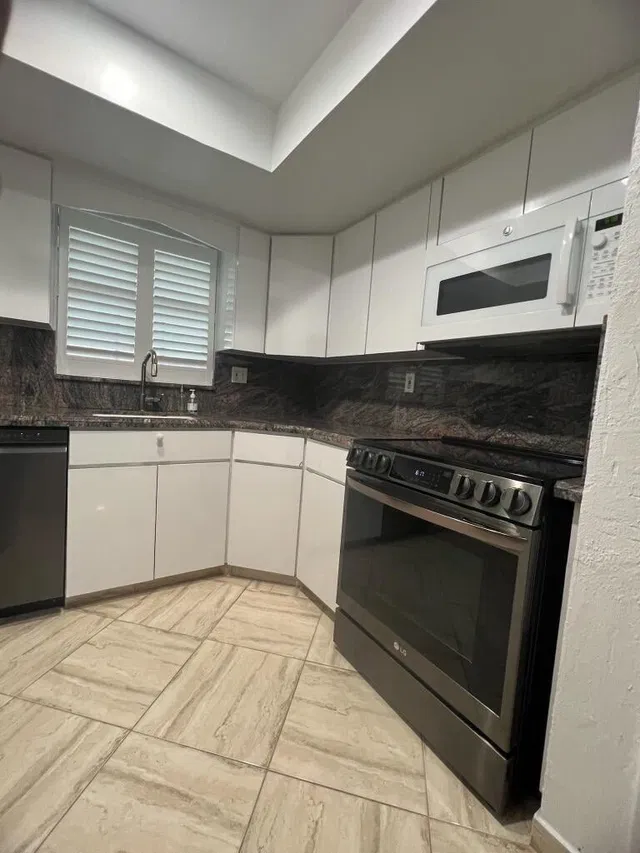 Unit 210 photo 3