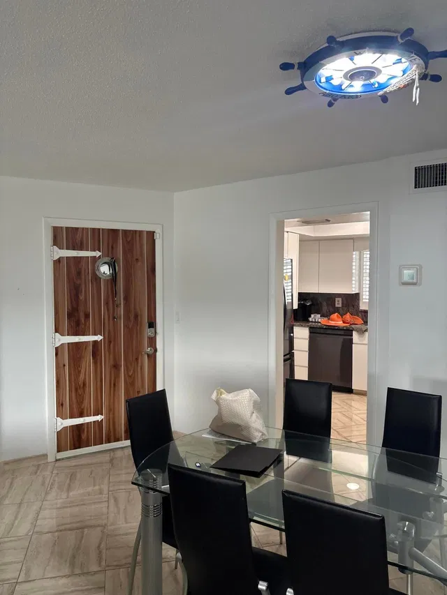 Unit 210 photo 5