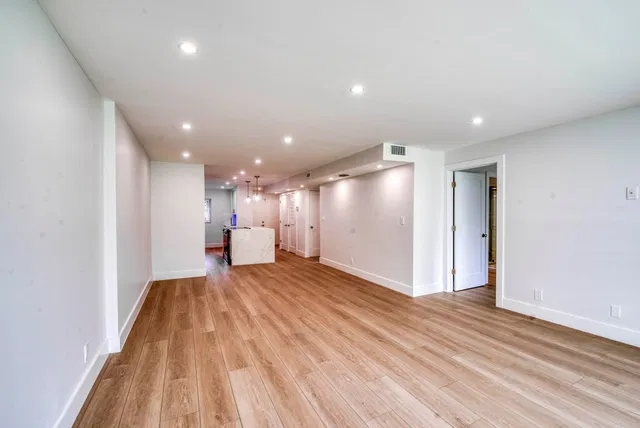 Unit 104 photo 13